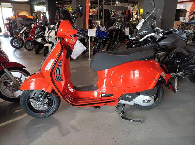 VESPA GTS SUPER 125 SPORT – 2023, Lichidare Stoc!