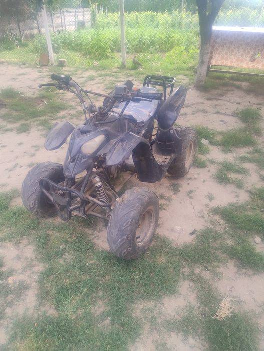 Vând ATV 124cc Polaris Predator