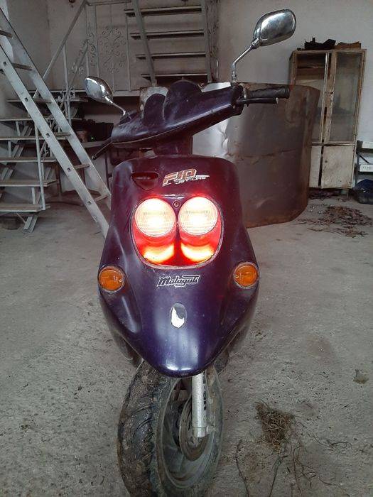 Vând scuter malaguti f10