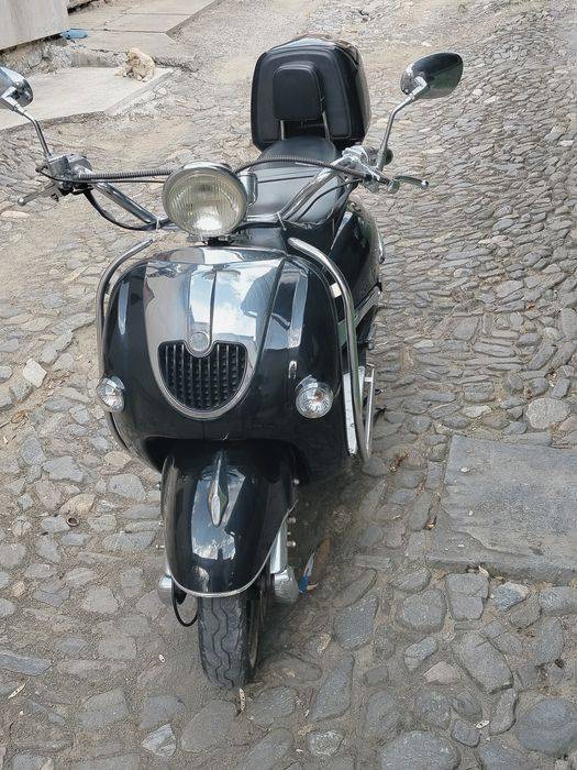 Vând Scuter stare foarte bună