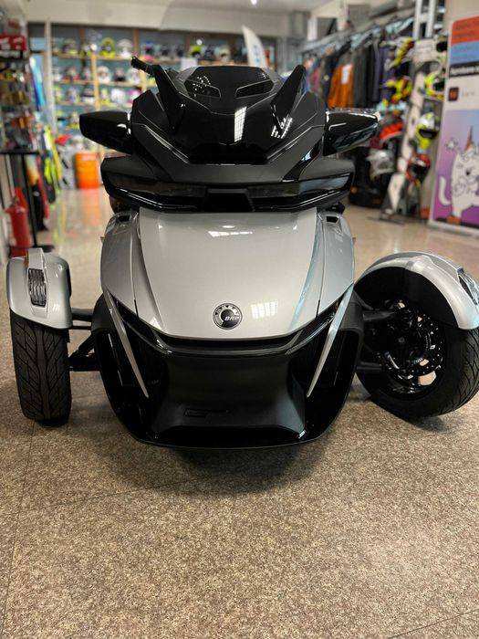 Spyder Can-Am RT Full Option, Editie Limitata - Lux, Putere și Stil