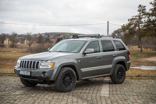 Vand Jeep Grand Cherokee 3.0 V6 accept si unele schimburi.