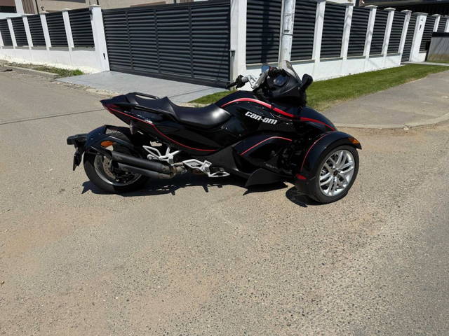 Can-Am Spyder Bombardier 2014 – semi-automat 7.890km