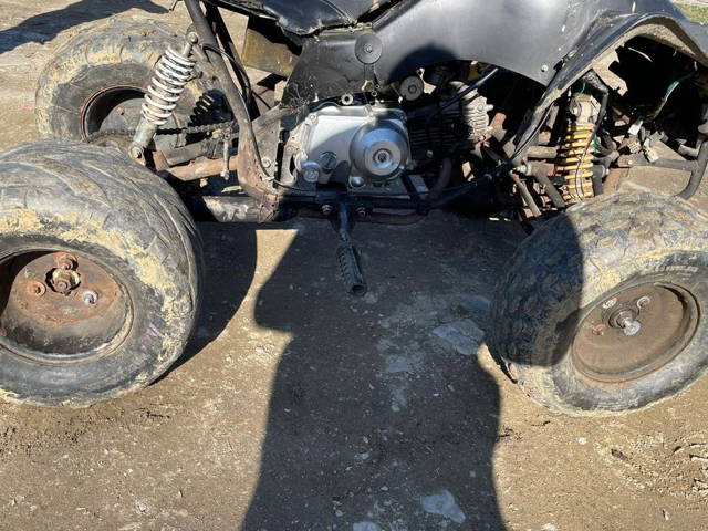 Vând atv 125cc funcționează foarte bine preț neg