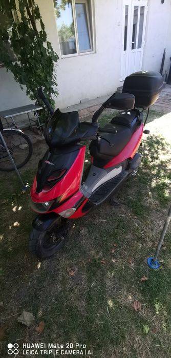 Scuter Aprilia RS