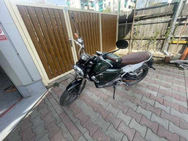 Scuter electric Super Soco TC delimitat