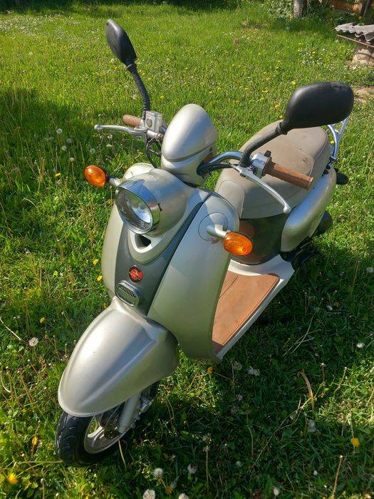2 scutere , honda lead , garelli capri 50 cu documente