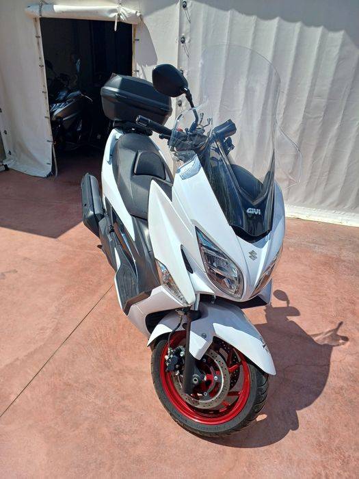 De vânzare: Suzuki Burgman 400 – 2020