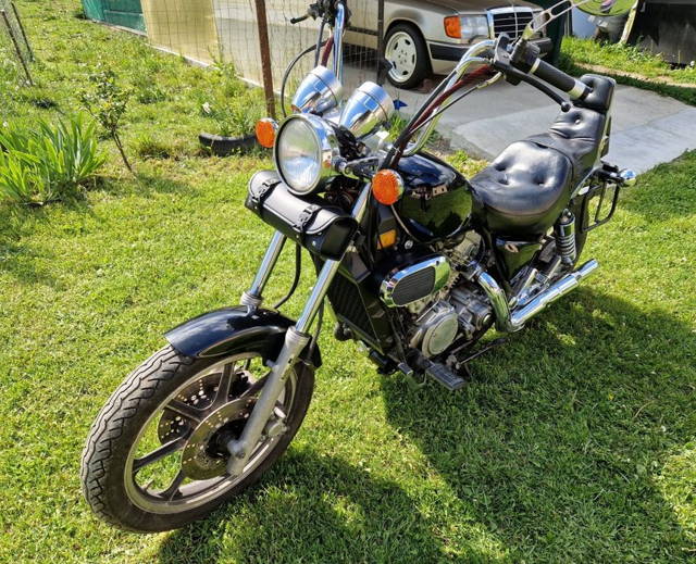 kawasaki Vulcan 750  inscris RO,plus inca un moto pt piese acte DE