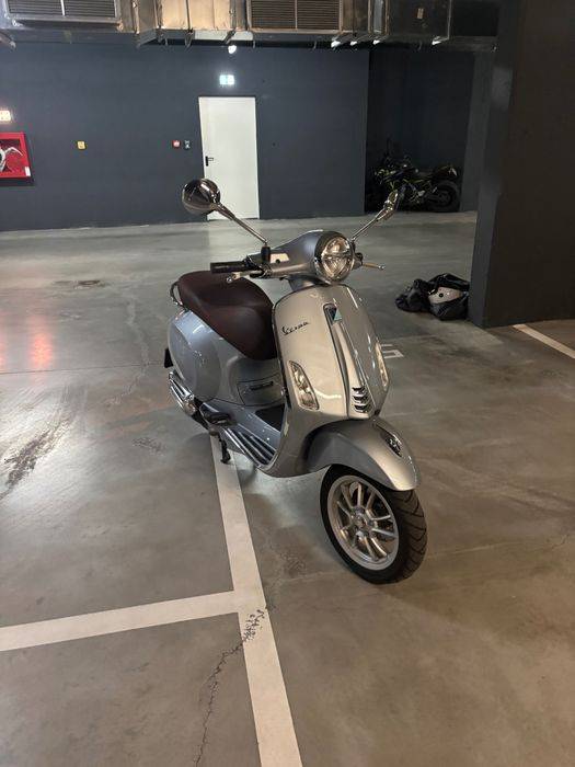 Vespa Primavera 50 - 2023 - unic proprietar - aproape noua