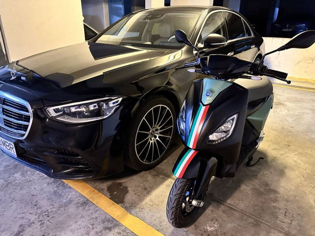 Scuter Piaggio 1+ electric - permis cat. B - V max 63km/h