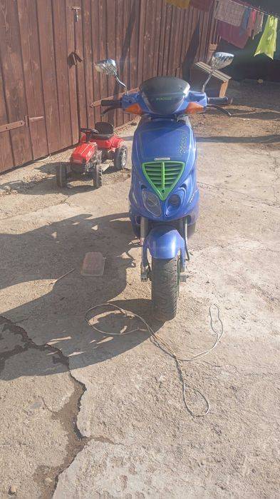 Vând scuter Piaggio