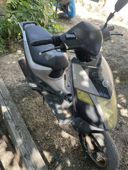 Scuter 49cc mai multe detalii in privat