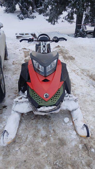 Snowmobil skidoo brp 850