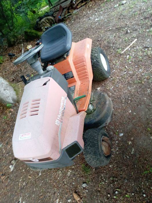 Tractor De taiat iarba