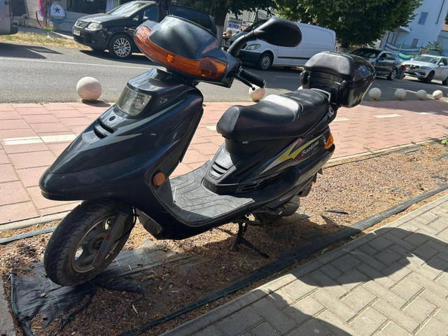 Vand scuter pret avantajos