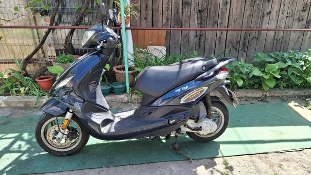 Vand scuter Piaggio New Fly 2014, 50cc Pret 1100 Euro, acte RO