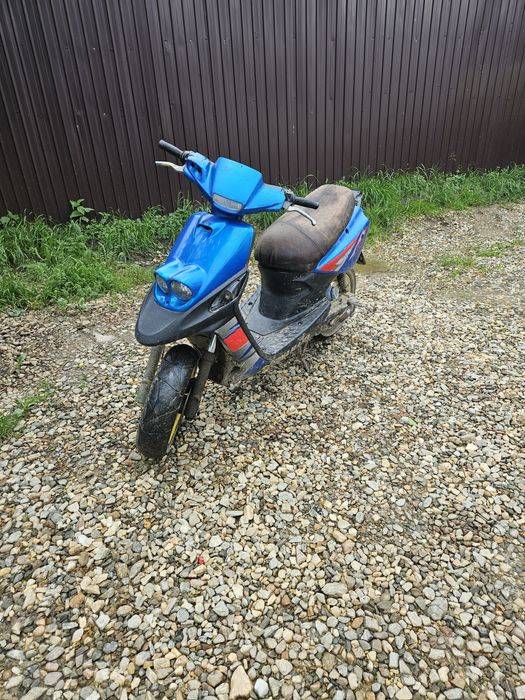 Vând sau schimb yamaha