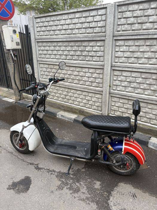 scuter electric moped