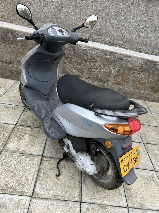 Scuter Piaggio fly 50