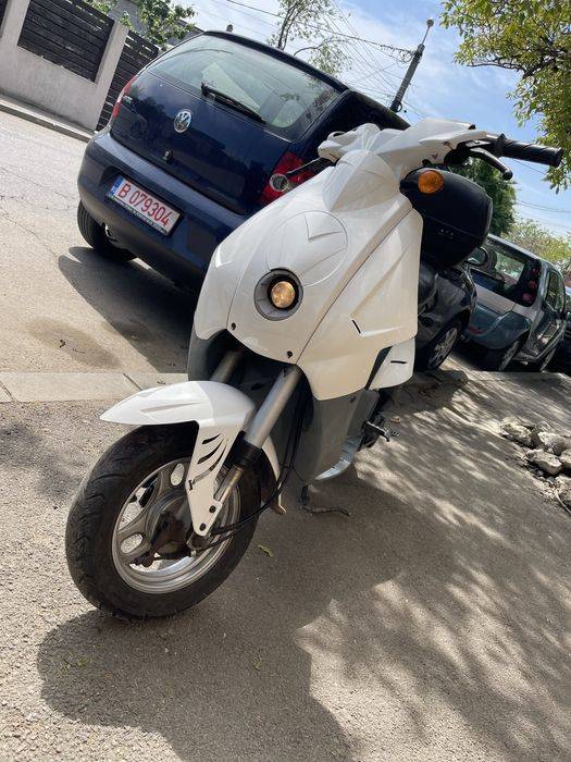 Scuter fara permis Peugeot