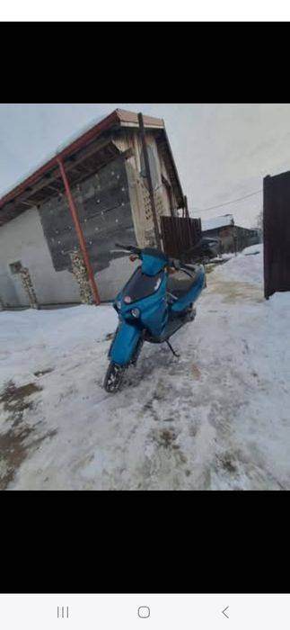 Vând scuter aprillia