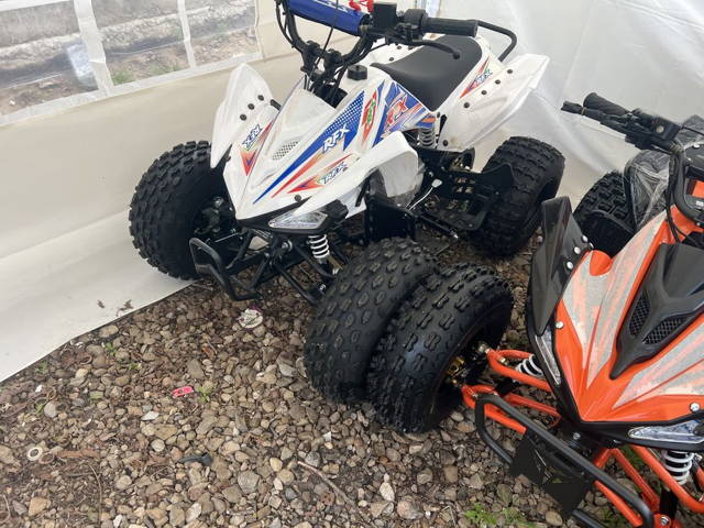 Vand atv 125 cc am toate corile