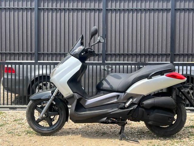 Scuter cu B-ul Yamaha X-max 125 cc Transport Gratuit