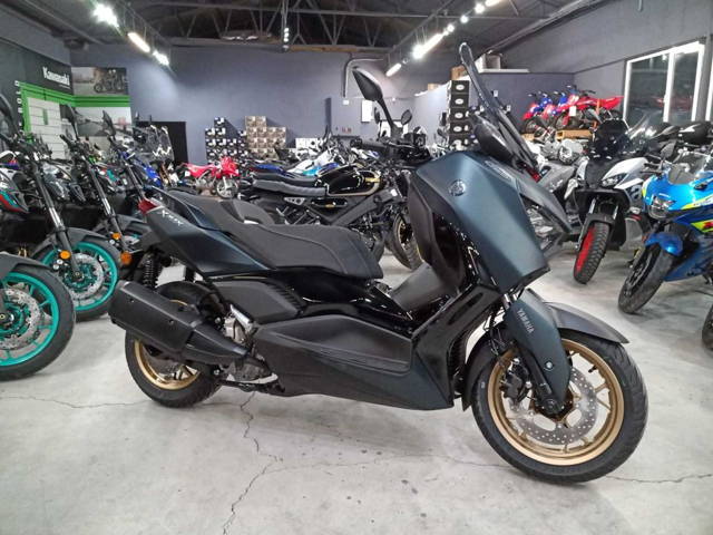 Yamaha X-Max 300 Tech Max nou - precomanda Yamaha Constanta