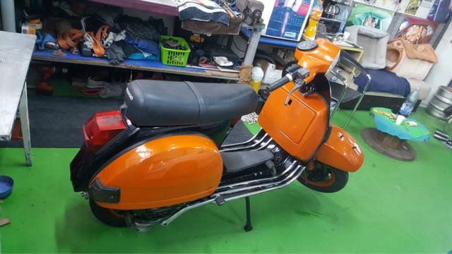 Piaggio Vespa PX125