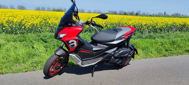 Scuter Aprilia SR GT 200 Sport