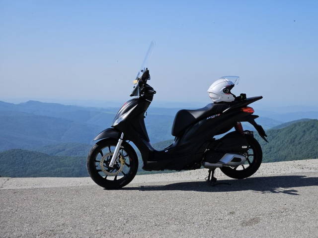 Piaggio Medley 125 S + Parbriz Givi / nu honda pcx sau nmax