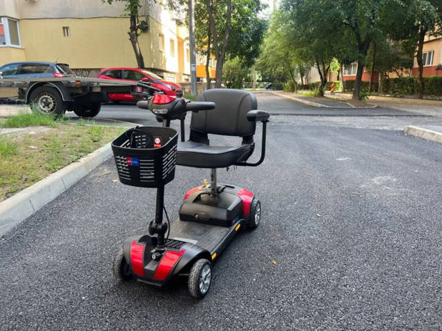 Cărucior/scooter electric