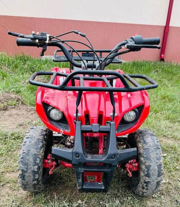 Vând ATV benzina urgent