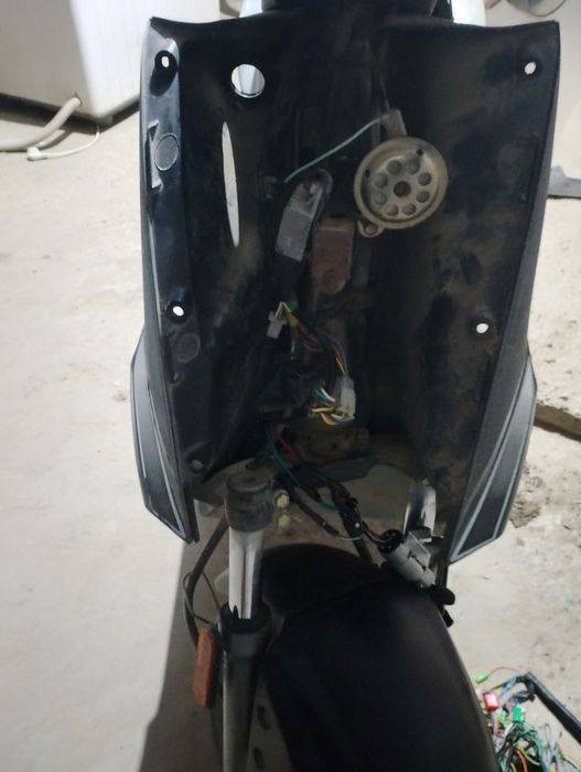 Dezmembrez scuter kimco agility 50cc 4 t