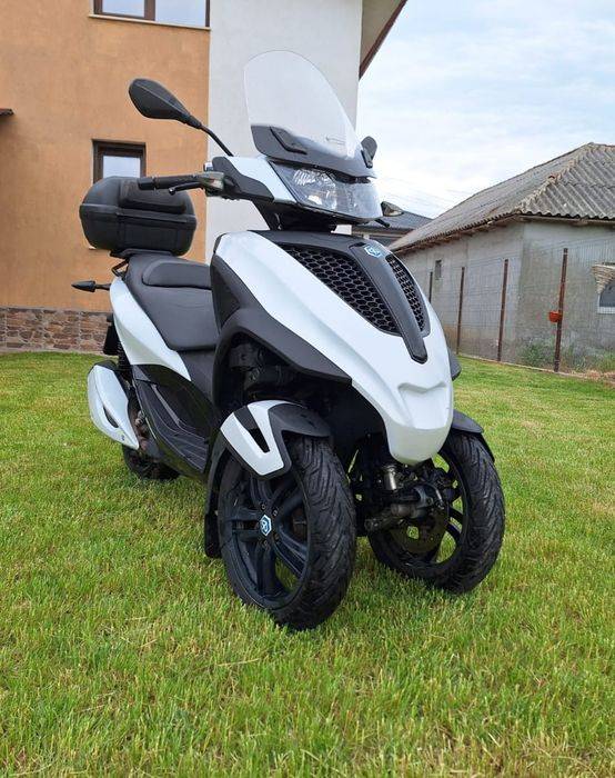 Piaggio MP3 LT Cat B