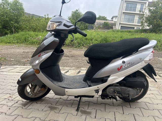 Scuter Peugeot V-Clic