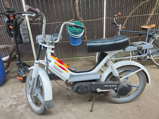 Vând Piaggio bravo