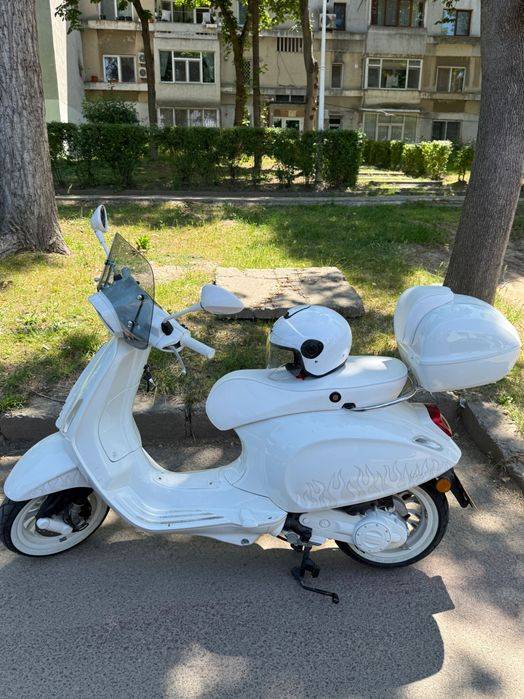Scuter Vespa - editie Justin Biber