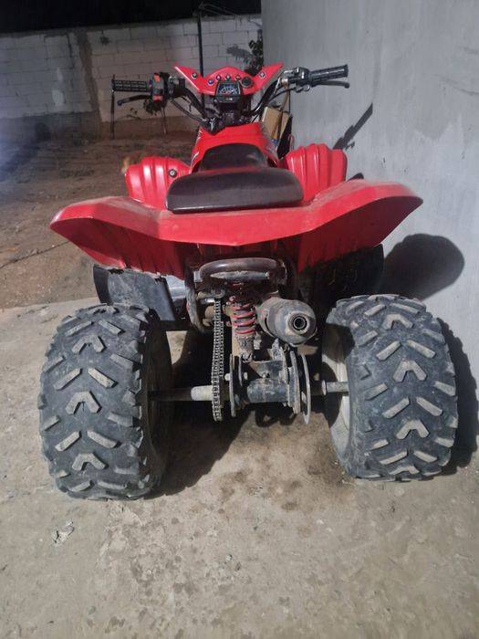 Vând 3 atv uri pentru piese preț fix 3000 lei