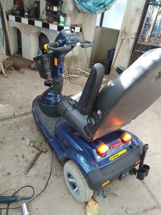 Scuter electric pentru varsnici