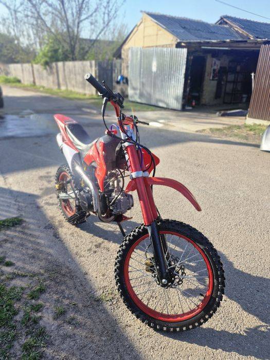 Vând cross 125 ccr