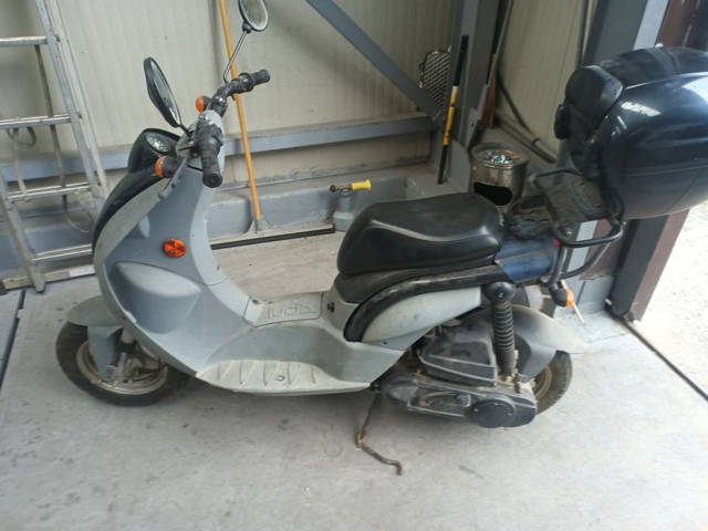 Peugeot Ludix 50 cm . Se conduce doar cu B