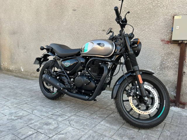 Royal Enfield Hunter 350 Dapper