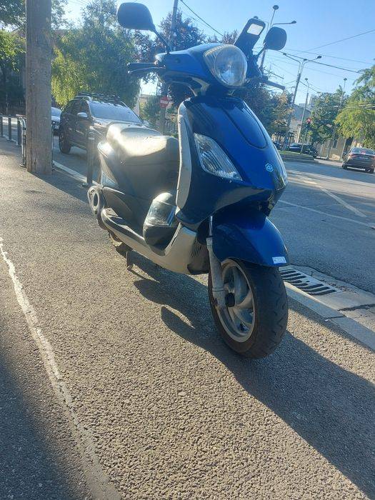 Vând scuter piaggio Fly fara permis