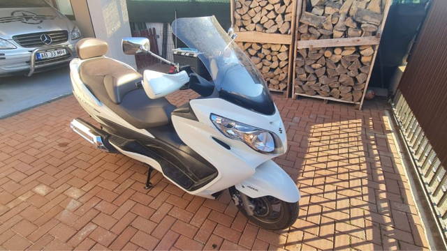 SUZUKI burgman 400