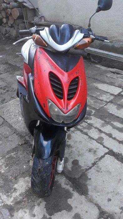 Scuter de vânzare yamaha aerox motor de 80 cm motor nou