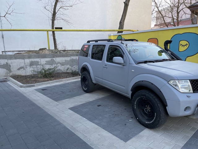 Nissan Pathfinder 4x4 2.5 Diesel Raptor 7 Locuri