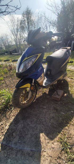Vând scuter de 50