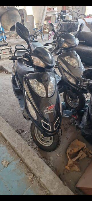Scutere noi 80 cc